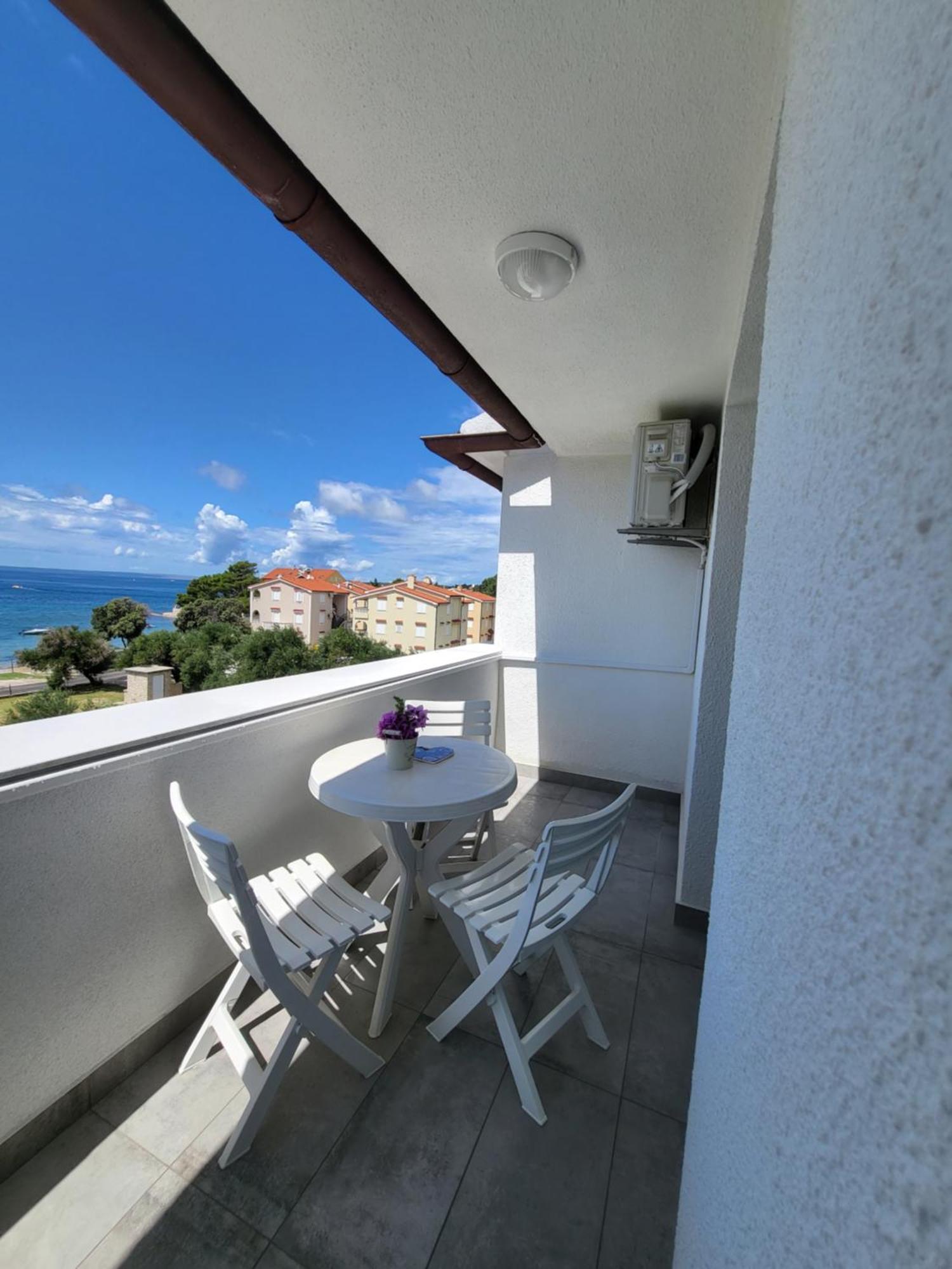 Apartments & Rooms Fam Ribaric Banjol Екстер'єр фото