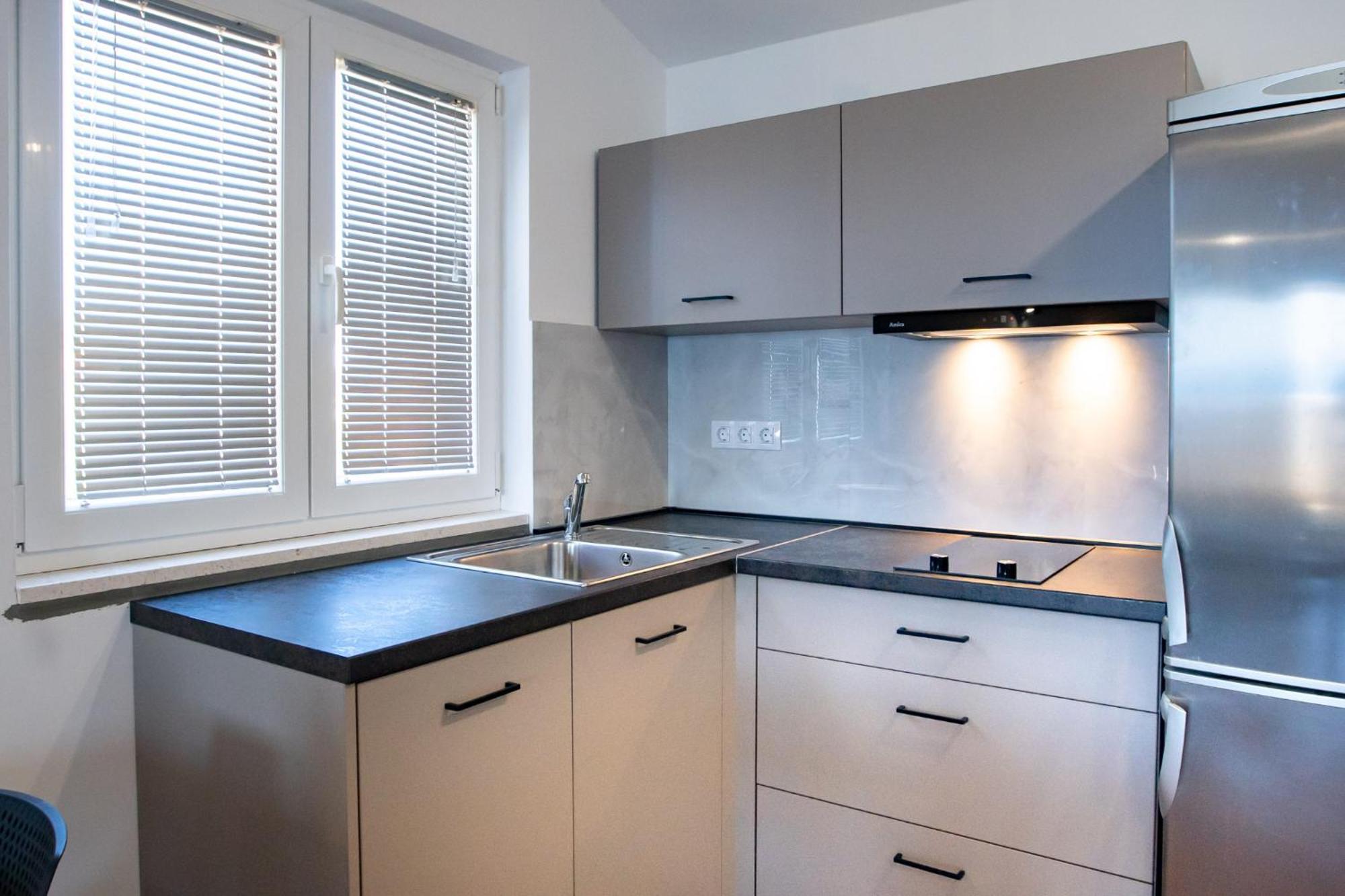 Apartments & Rooms Fam Ribaric Banjol Екстер'єр фото