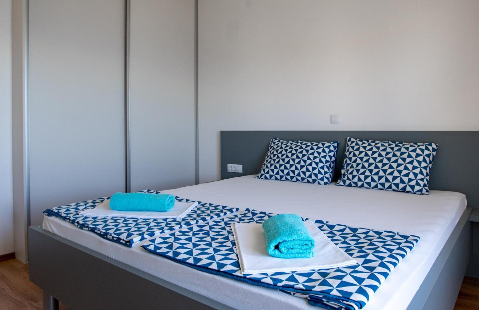 Apartments & Rooms Fam Ribaric Banjol Екстер'єр фото